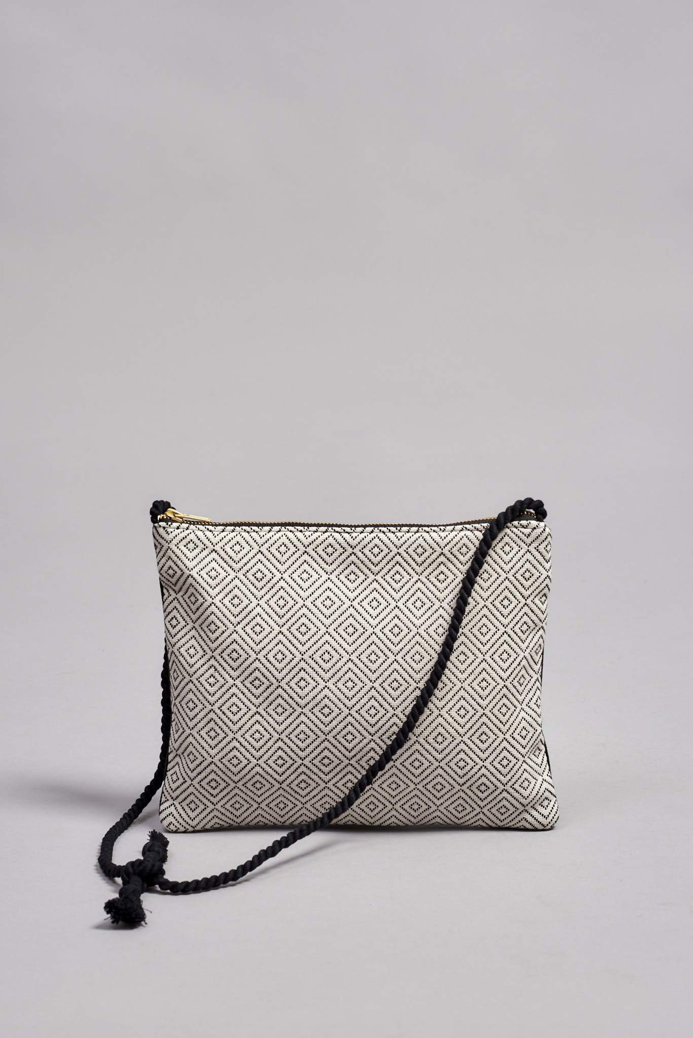 DIAMOND SHOULDER CLUTCH ANGELITA