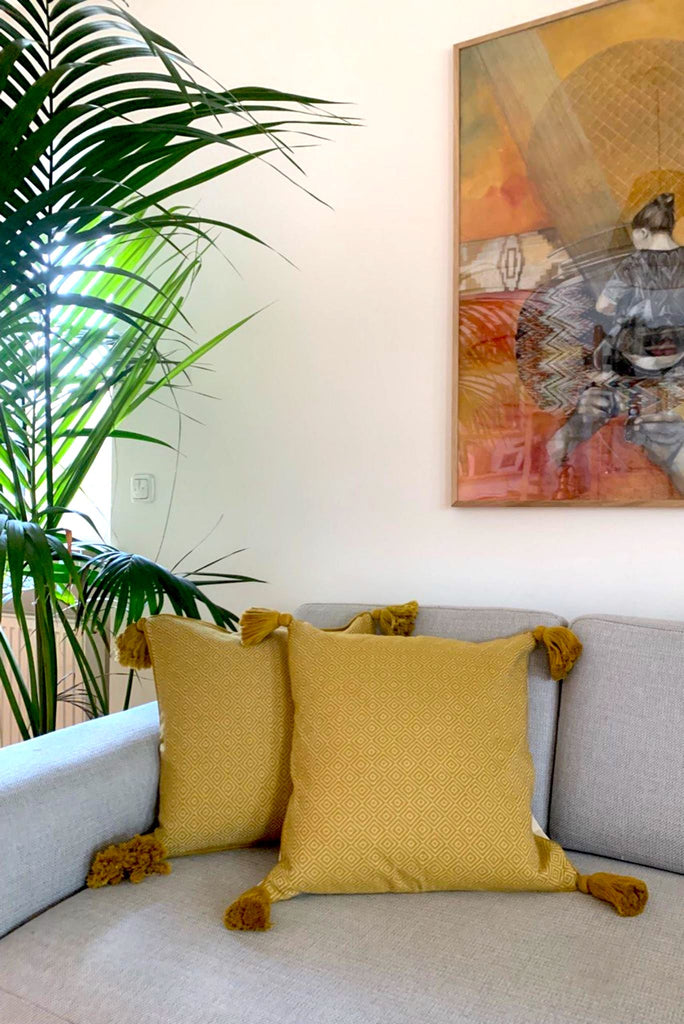 No.1: Falseria Gold Pompón Pillow Case