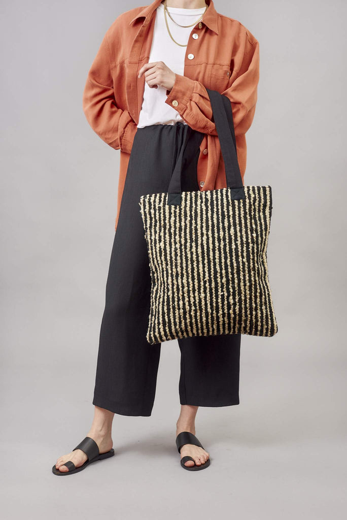 NEW WOOL SHOPPER SAMPLE MARTINA