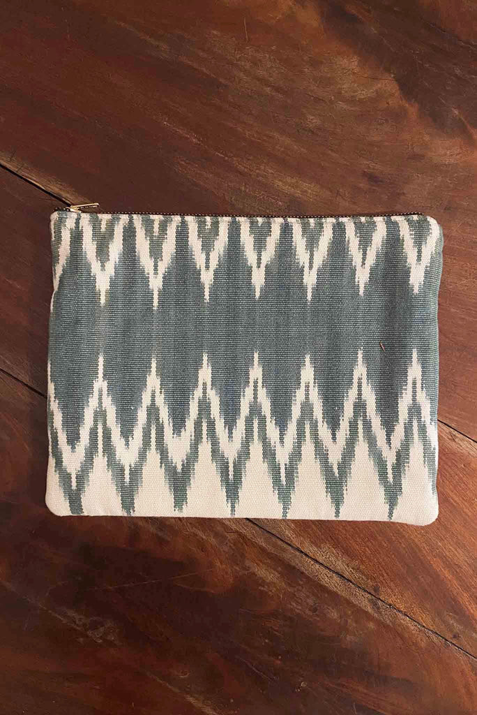 IKAT CLUTCH DILIA