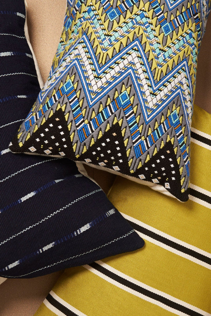 BROCADO SERPIENTE BLUE PILLOW